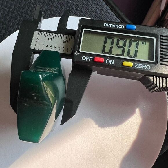 Green Agate‎ Star Carving - Picture 5 of 7